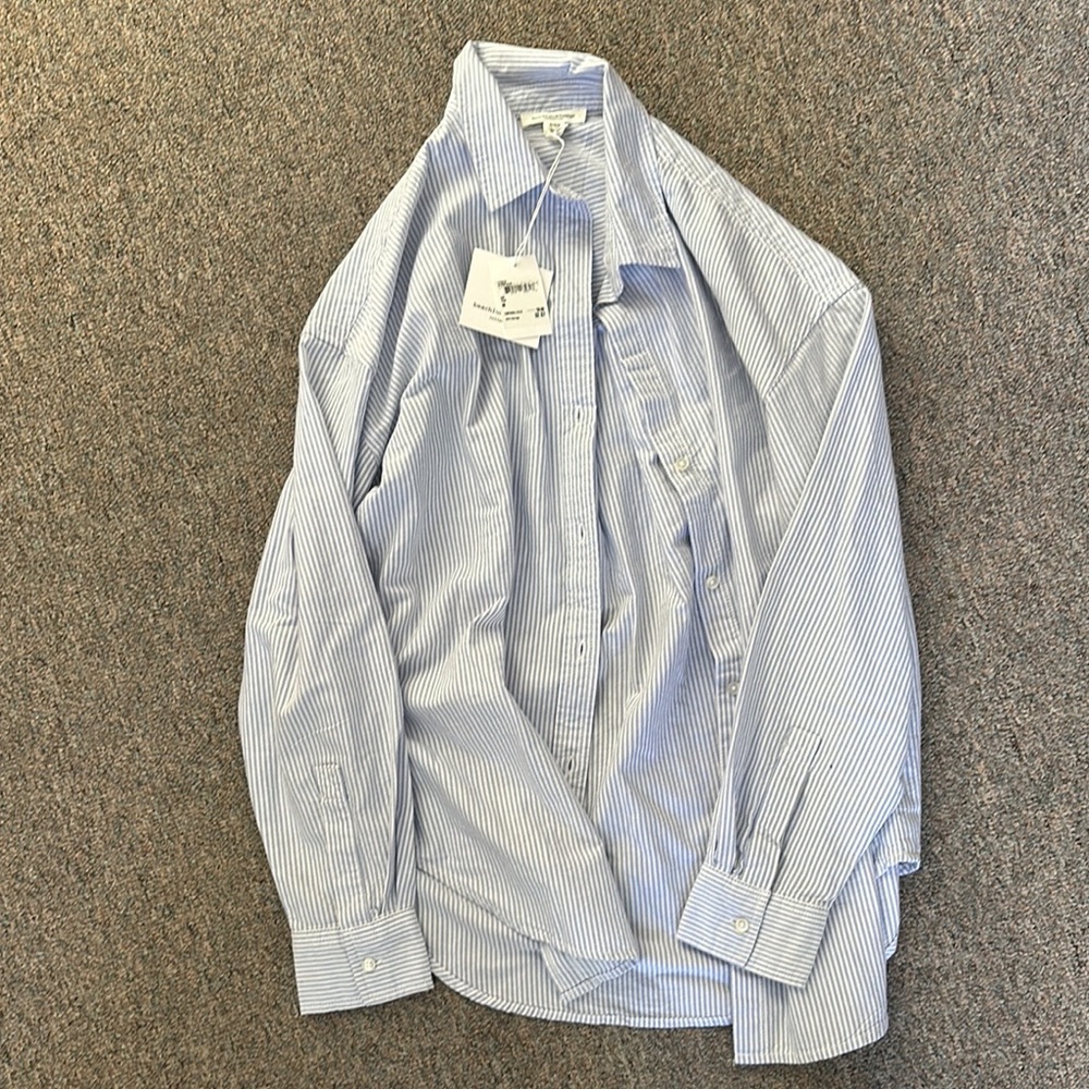 NWT button shirt